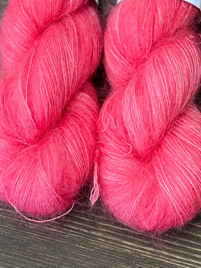 Rosa-Sløyfe i Kid Silk Mohair
