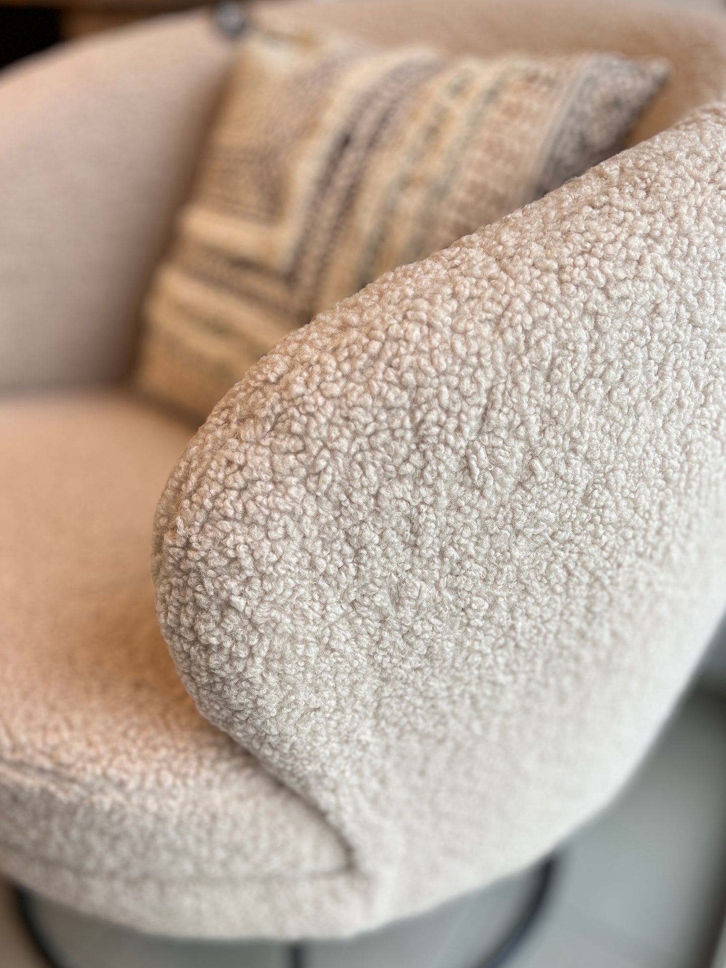 Stol boucle beige rund m/sort 78x72x71cm