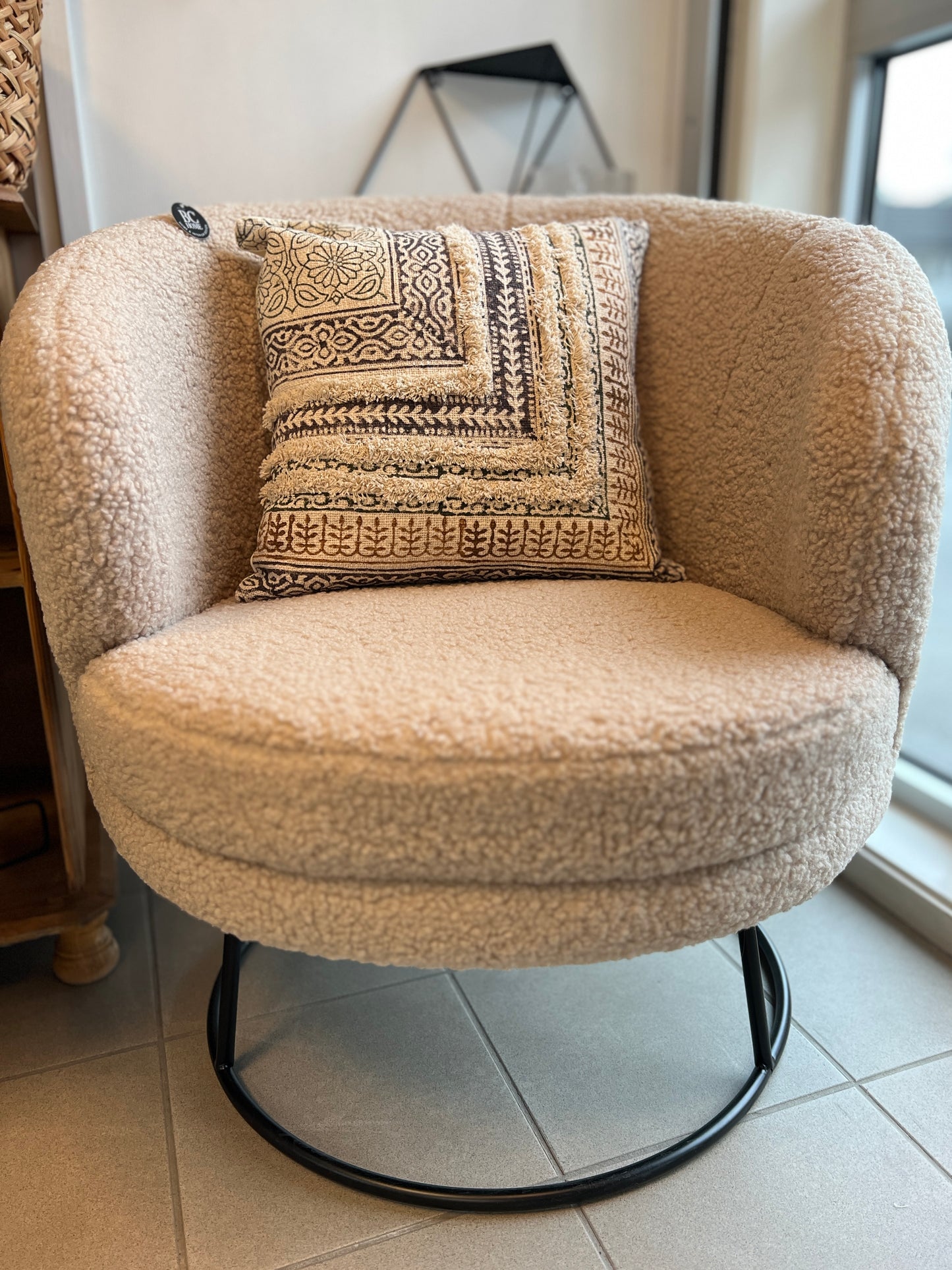 Stol boucle beige rund m/sort 78x72x71cm