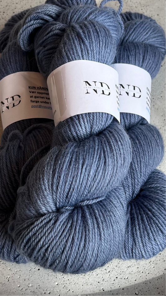 SKYGGEBLÅ - Highland DK 4-ply