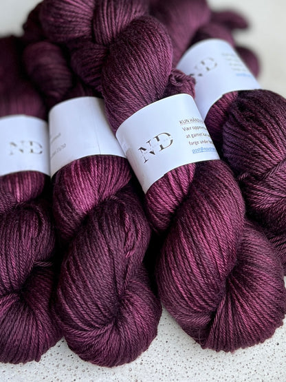 MØRK PLOMME - Tykk Merino DK