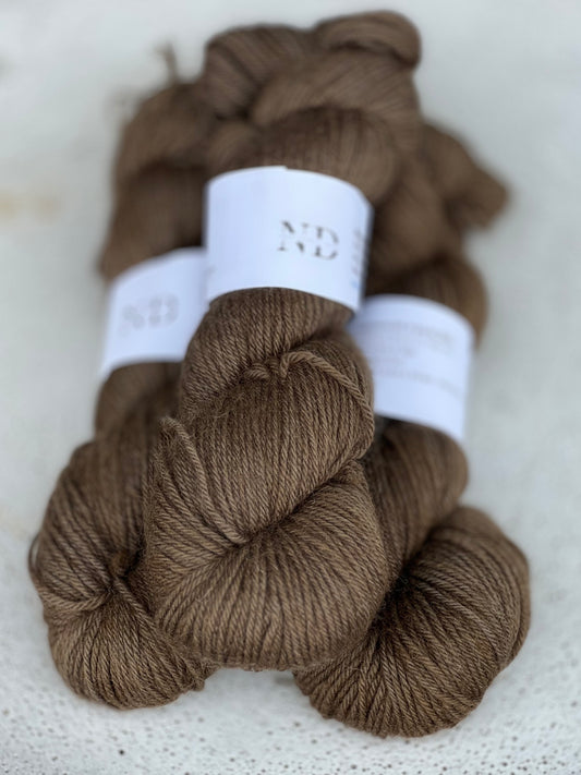 Walnut Wood
 - Highland DK 4-ply